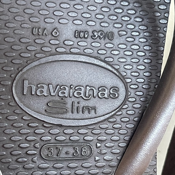 HAVAIANAS Flip Flops Embellished W/Crystal Hearts on Each Sandal 37-38 Preowned - Picture 2 of 12